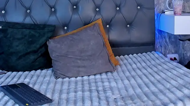 celeste_bluee webcam