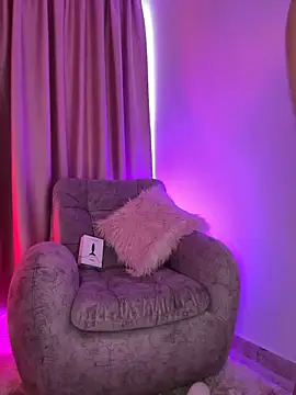 Emiily_Scott1 live cam on StripChat