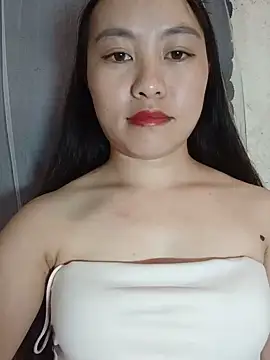 Cherry-squirtt live cam on StripChat