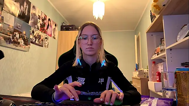 SoniaKotts webcam