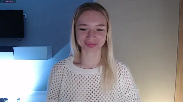 Emily_Hartt webcam