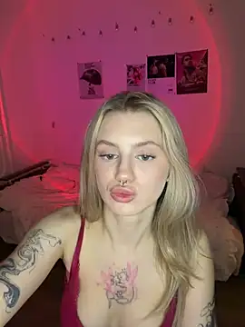 blondiedoll webcam