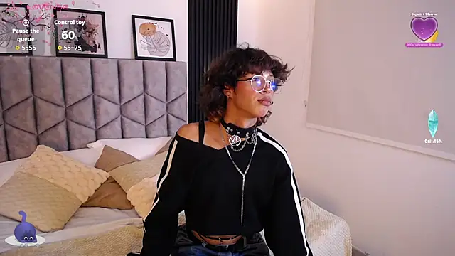 Sweet_Poison37 webcam