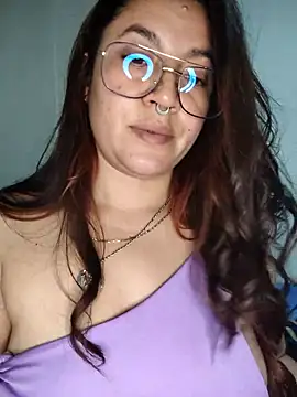 samm_curvy
