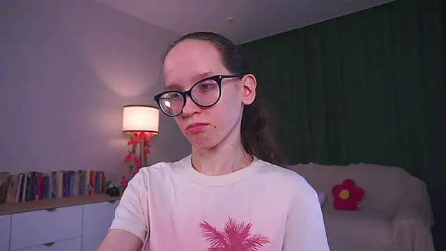 BettyBrowni webcam