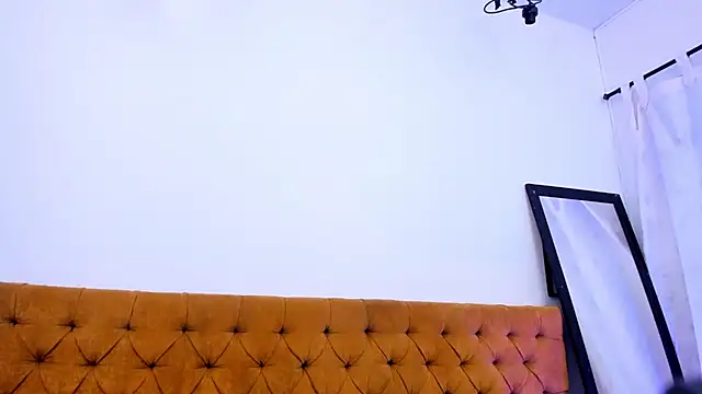 Katty_West webcam