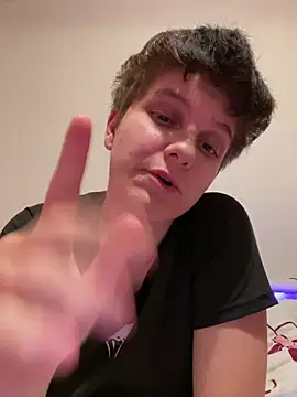 YoungMoxy webcam
