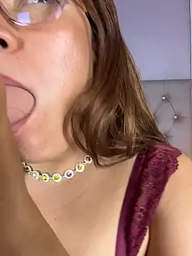 naughty_flower18 webcam