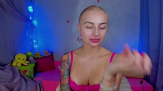 YourLizzyDoll webcam