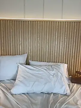 NahimiThompson webcam