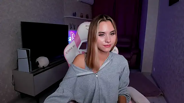 EllaCurtis webcam