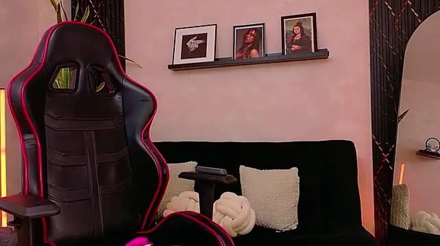EmmyEvans1 live sex cam