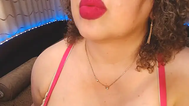 BustyKatty webcam