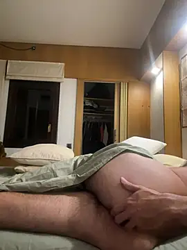 diapercucky (Ask my age) - wear diaper