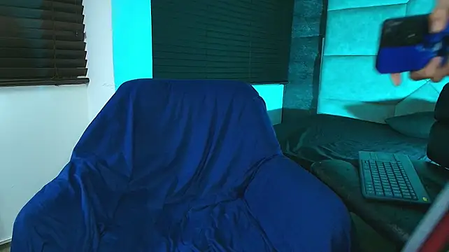 tyler_mcrey (M young) - GET NAKED + SEXY DANCE + MASTURBATION