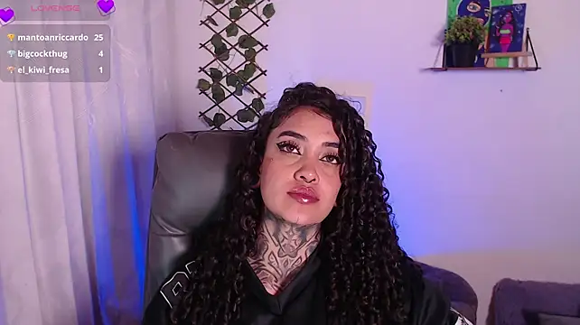 Cata_green live cam on StripChat