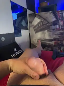 MatthewEmme2121 webcam