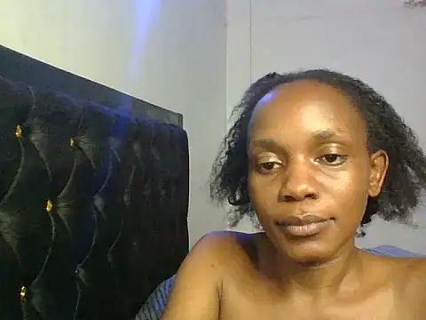 Pixieluck live cam on StripChat