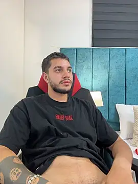 AmadeoWild live sex cam