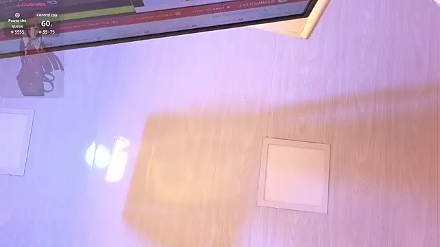 ela_petit live cam