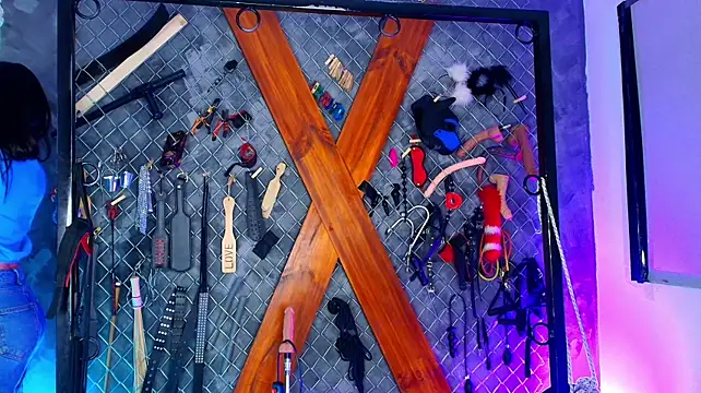 Mistress_lexi_bdsm live sex cam