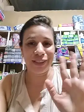MIA-LARIOS live sex cam