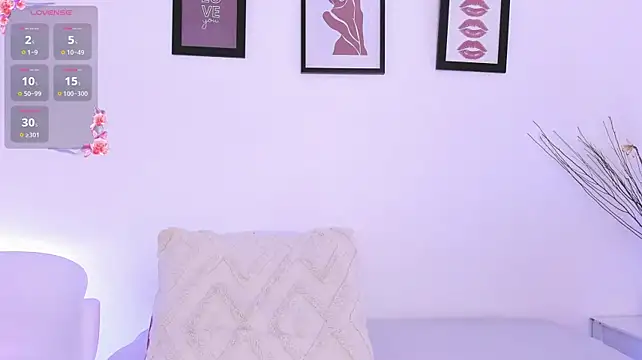 Sofia_Millerrr live cam on StripChat