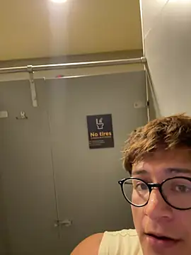 Hassbyd live cam on StripChat