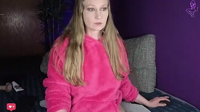 Milla4you_ live cam on StripChat