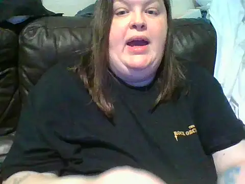 CurvyKirstiesX webcam