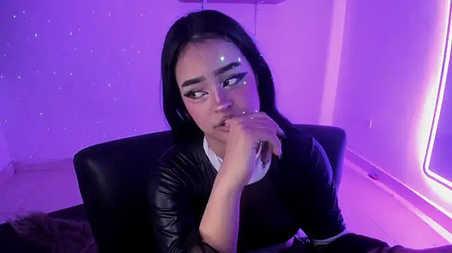 Nika_quin webcam