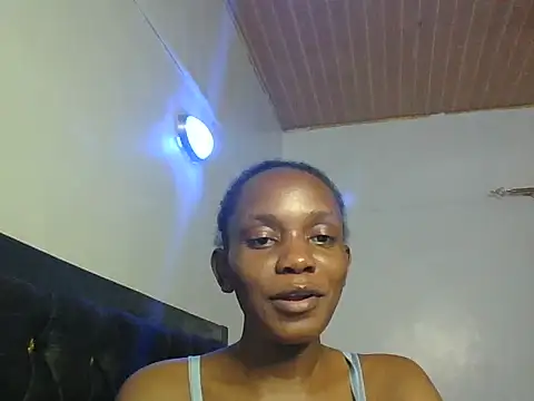 Pixieluck live cam on StripChat