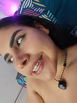 axl_lin (F young) - finger in my hot pussy+domi