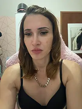 Irresistible37 webcam