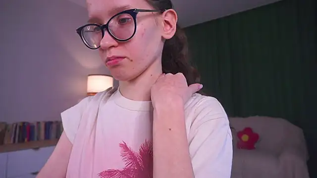 BettyBrowni webcam
