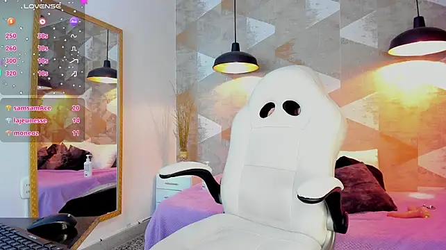 LalilaBrunettee webcam