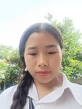 HeresThuy22 webcam