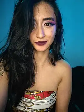Tahara_Romanov_ webcam