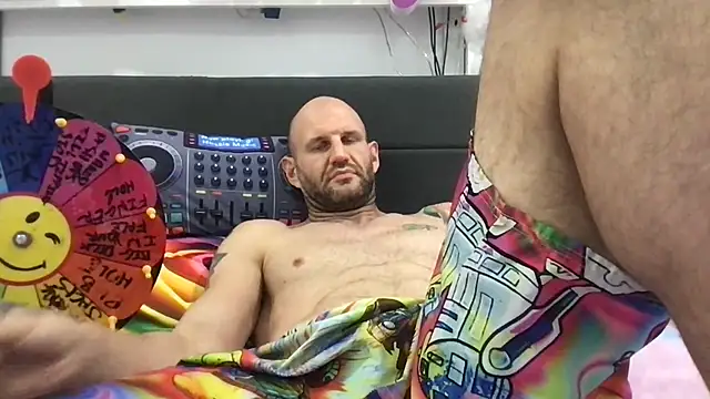 brianomally (Ask my age) - flash ass 5 minFlash cock or ass 5 min