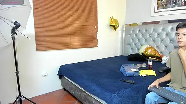 fem_danny7 live sex cam