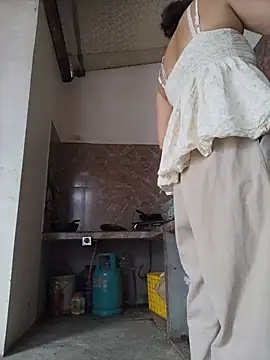 Linda-yiyi webcam