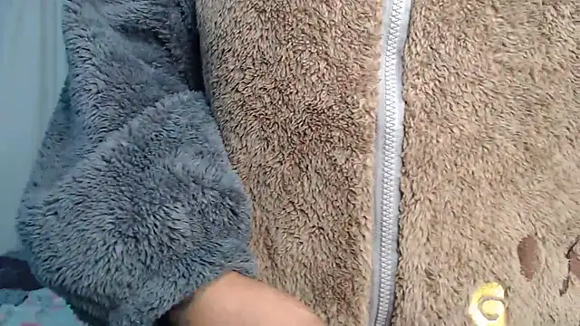 IceBellaCane313 live cam on StripChat