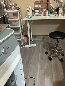 Mina048 webcam