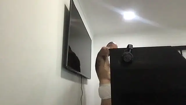 brianomally (Ask my age) - flash ass 5 minFlash cock or ass 5 min