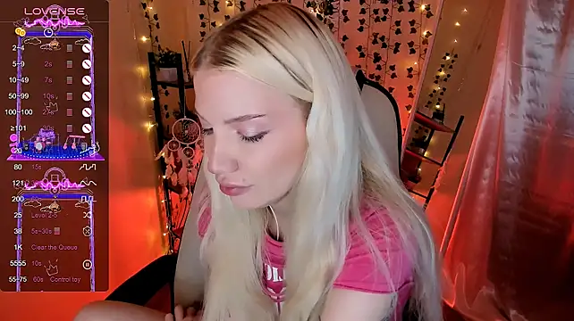 AnyaTaylor_ webcam