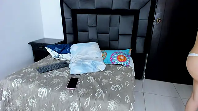 Candy_gomez2 live cam on StripChat