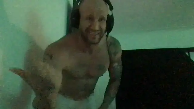 brianomally webcam