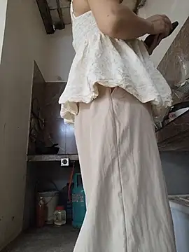 Linda-yiyi webcam