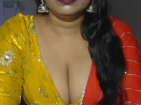 Siyaa-ji live cam on StripChat