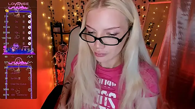 AnyaTaylor_ webcam
